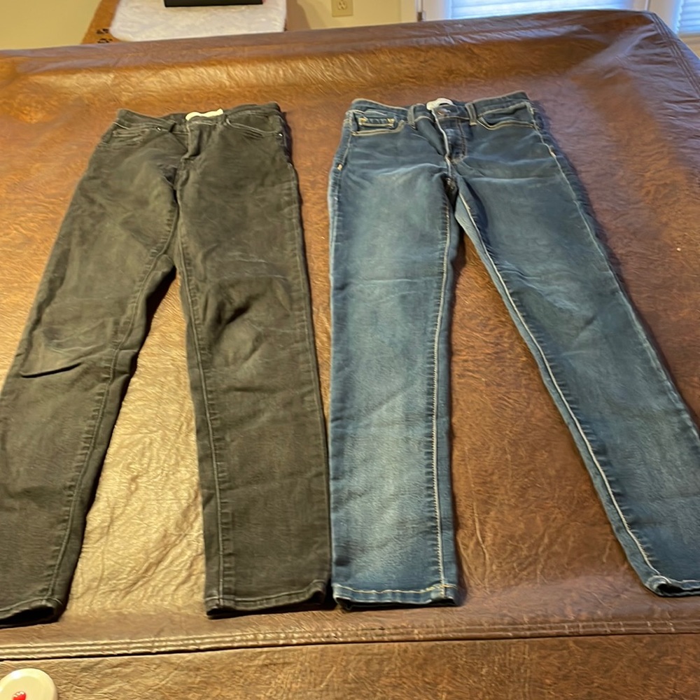 Jessica Simpson and Levi’s skinny jeans lot